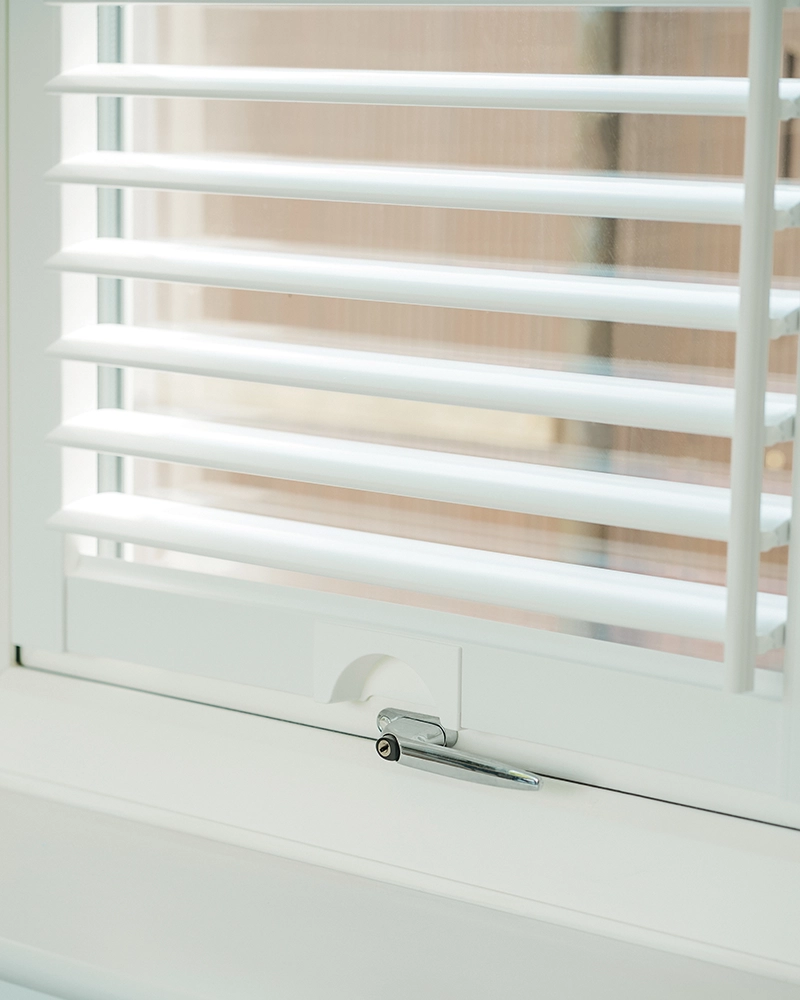 Luxfit Shutters Lite Cotton White Handle