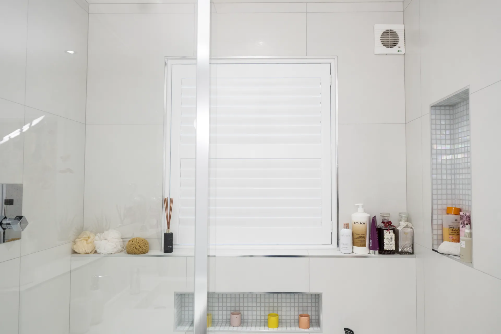 Bathroom Window Privacy Ideas: Stylish and Functional Solutions